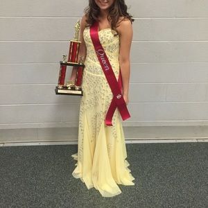 Yellow beaded prom/pageant dress!